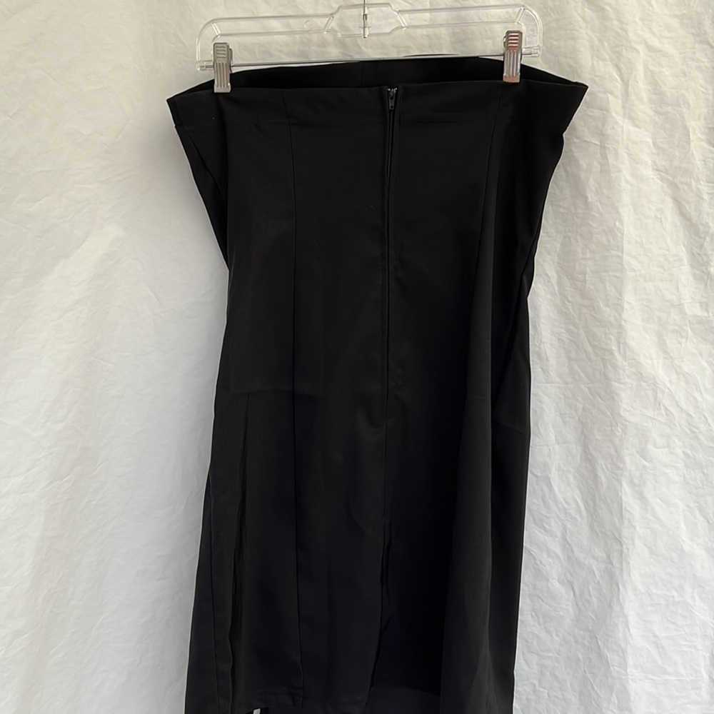 Vintage Blue Strapless Black Dress. Size 11-12 beautiful seams. Kick pleat